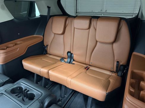 Used 2023 Kia Carnival SX Prestige image 14