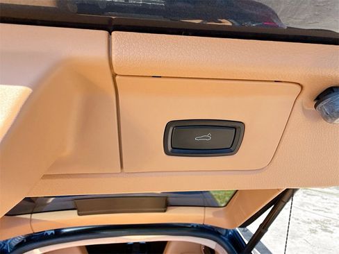 Used 2011 Porsche Panamera 4S image 31