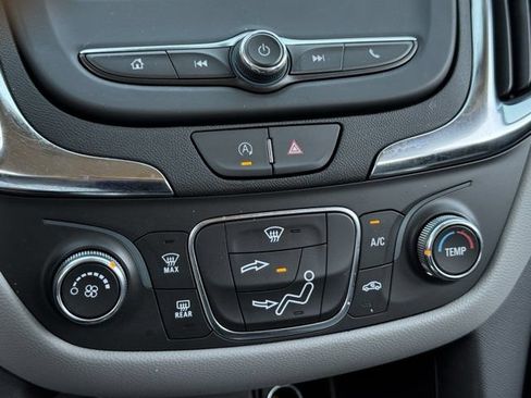 Used 2024 Chevrolet Equinox LS w/ Driver Confidence II Package FWD image 19