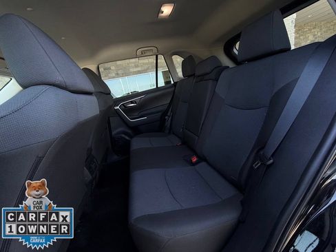 Used 2025 Toyota RAV4 XLE FWD image 21