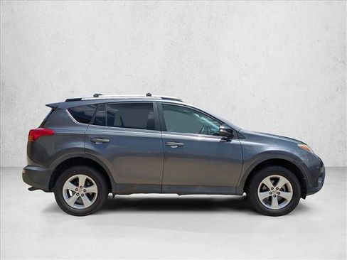 Used 2014 Toyota RAV4 XLE FWD image 4