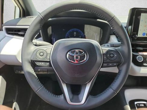 Used 2026 Toyota Corolla SE FWD image 18