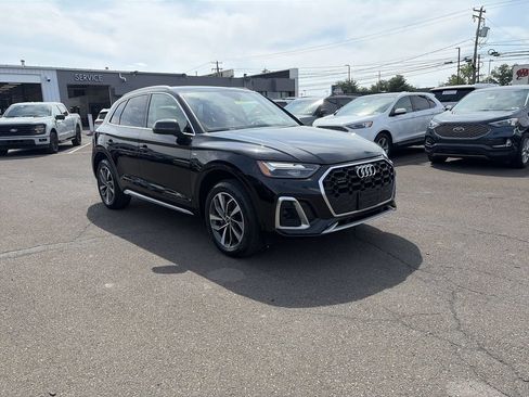 Used 2023 Audi Q5 2.0T Premium Plus w/ Premium Plus Package AWD/4WD image 6