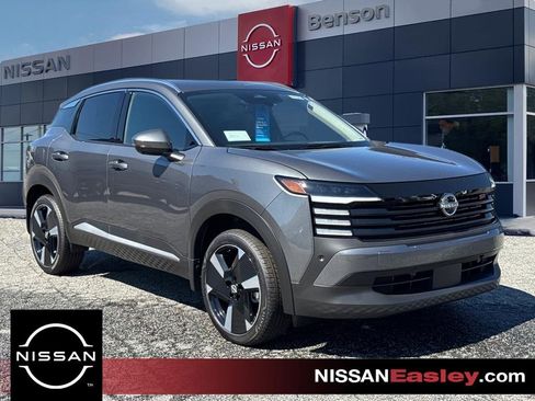 New 2025 Nissan Kicks SR image 1