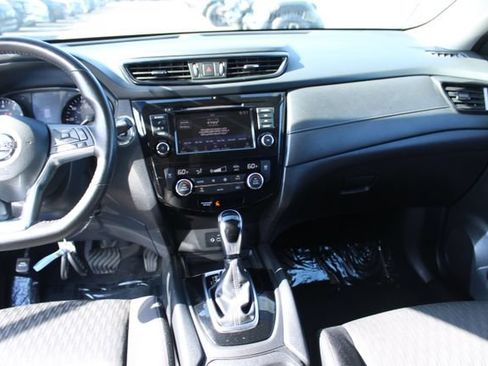 Used 2019 Nissan Rogue SV FWD image 16