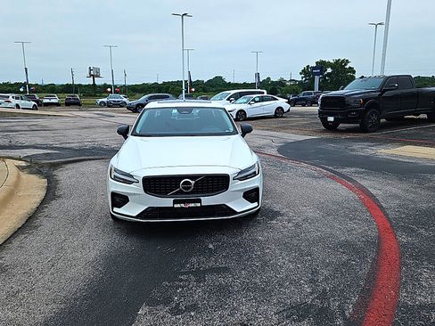 Used 2024 Volvo S60 B5 Core AWD/4WD image 2