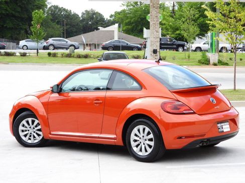 Used 2019 Volkswagen Beetle 2.0T SE FWD image 12