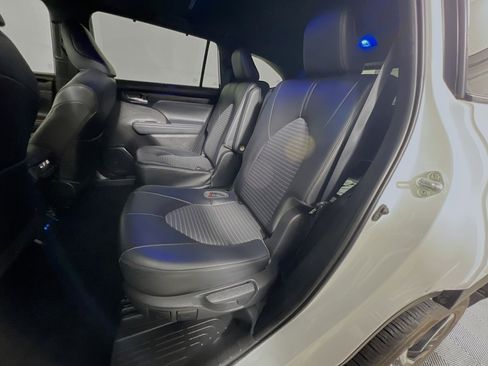 Used 2022 Toyota Highlander XSE image 29