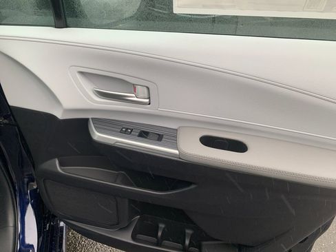 New 2026 Toyota Sienna XLE image 20