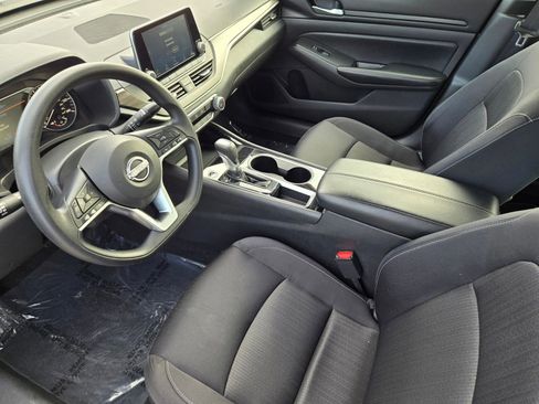 Used 2024 Nissan Altima 2.5 SV image 14
