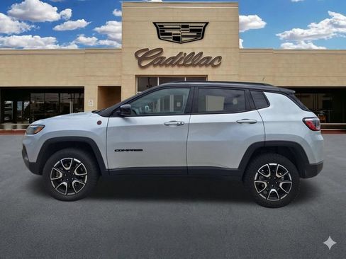 Used 2024 Jeep Compass Trailhawk AWD/4WD image 6