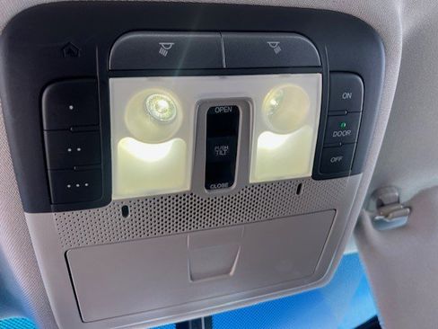 Used 2011 Acura MDX image 17