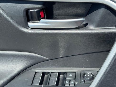 Certified 2025 Toyota RAV4 XLE AWD/4WD image 29