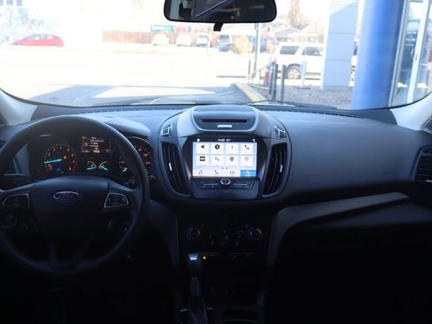 Used 2017 Ford Escape SE w/ Equipment Group 201A image 9