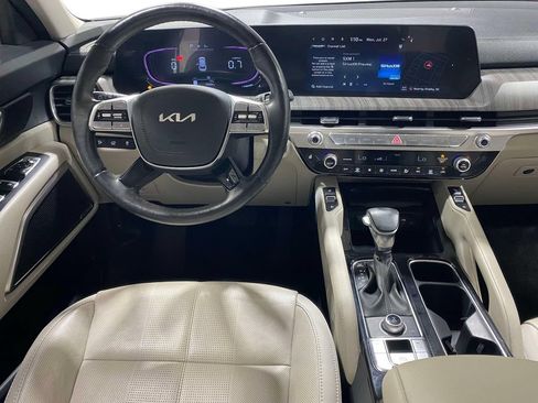 Used 2024 Kia Telluride EX w/ EX Captain's Chair Package AWD/4WD image 12