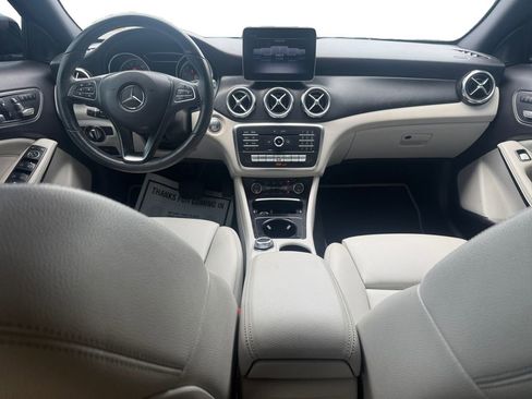Used 2019 Mercedes-Benz GLA 250 image 10