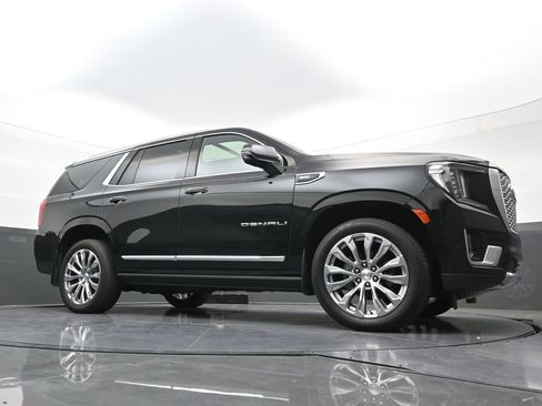 Used 2024 GMC Yukon Denali w/ Denali Reserve Package AWD/4WD image 24
