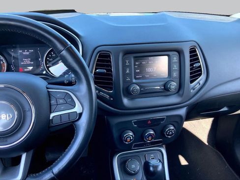 Used 2018 Jeep Compass Latitude AWD/4WD image 7