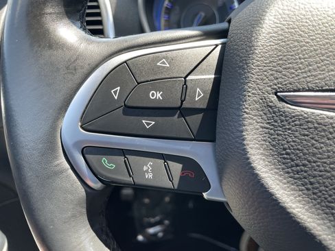 Used 2015 Chrysler 300 Limited AWD/4WD image 15