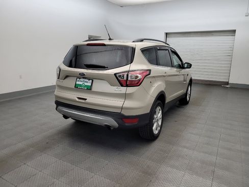 Used 2018 Ford Escape SE FWD image 9