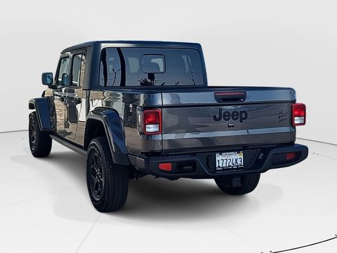 Used 2021 Jeep Gladiator Willys image 5