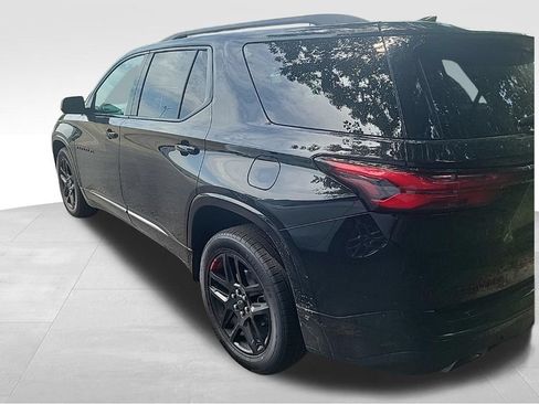 Used 2023 Chevrolet Traverse Premier w/ Redline Edition FWD image 2
