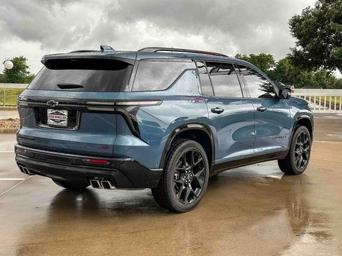 Used 2024 Chevrolet Traverse RS AWD/4WD image 3
