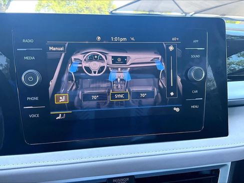 Used 2025 Volkswagen Taos SE w/ Black Wheel Package image 35