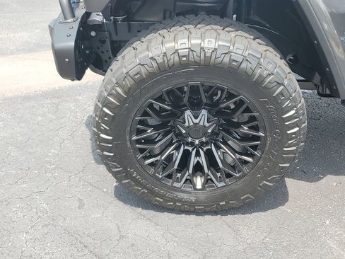 Used 2025 Jeep Wrangler Unlimited Rubicon 4xe w/ Steel Bumper Group AWD/4WD image 11