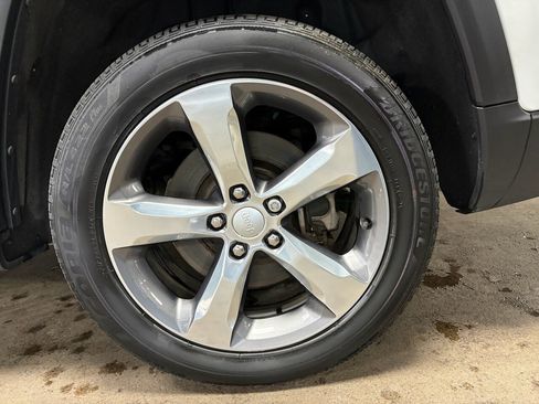 Used 2022 Jeep Grand Cherokee L Limited image 25