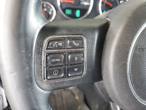 Used 2014 Jeep Wrangler Unlimited Sahara w/ Dual Top Group AWD/4WD image 22