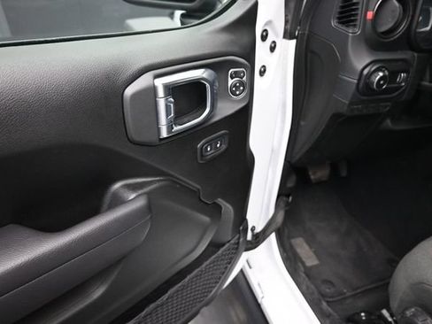 Used 2026 Jeep Wrangler Unlimited Rubicon AWD/4WD image 15