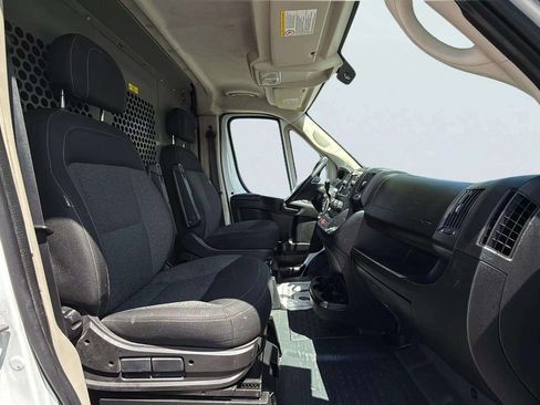 Used 2019 RAM ProMaster 2500 w/ Premium Appearance Group FWD image 14