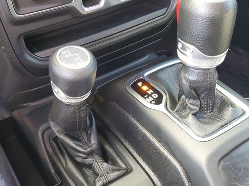 Used 2021 Jeep Wrangler Unlimited Sport image 31