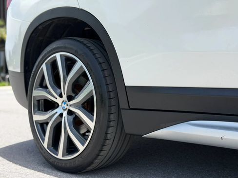 Used 2017 BMW X1 sDrive28i FWD image 16