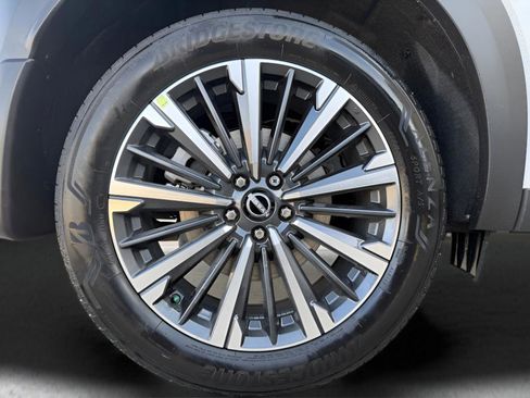 New 2026 Nissan Pathfinder Platinum image 31