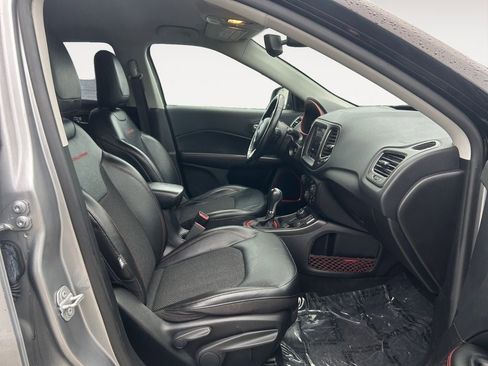 Used 2020 Jeep Compass Trailhawk image 10