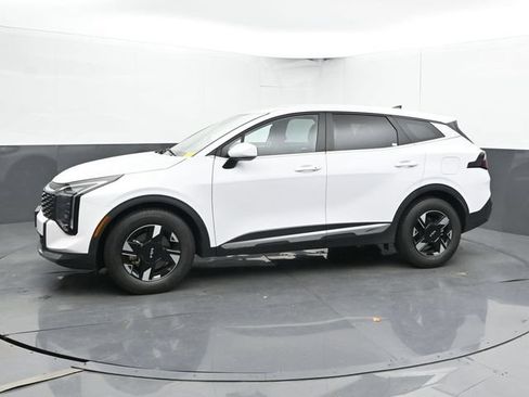 Used 2026 Kia Sportage LX FWD image 8