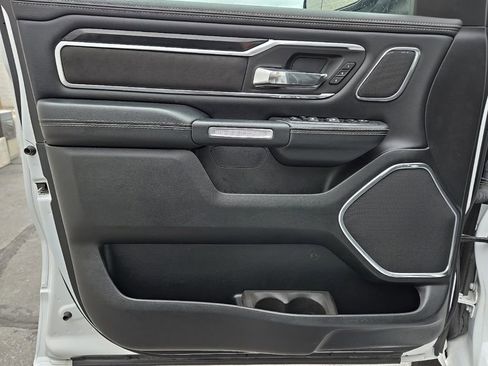 Used 2022 RAM 1500 Laramie AWD/4WD image 17