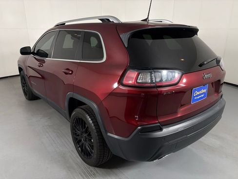 Used 2019 Jeep Cherokee Latitude Plus w/ Comfort/Convenience Group FWD image 6