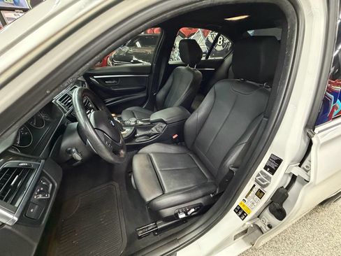 Used 2018 BMW 330i xDrive Sedan AWD/4WD image 11