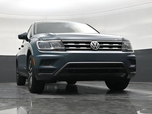 Used 2021 Volkswagen Tiguan SE w/ Panoramic Sunroof Package FWD image 26