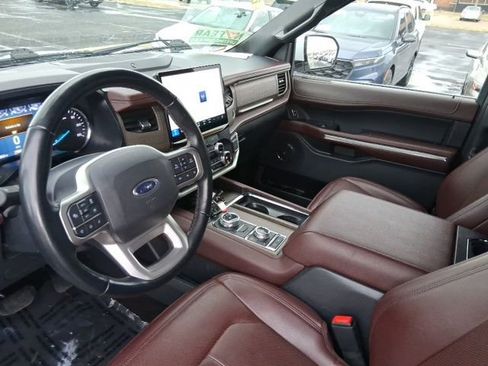 Used 2023 Ford Expedition Max Limited image 18