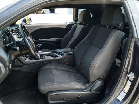 Used 2017 Dodge Challenger SXT RWD image 7