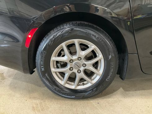 Used 2023 Chrysler Pacifica Touring-L FWD image 22