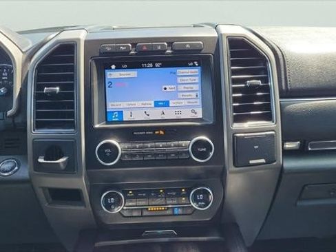 Used 2019 Ford Expedition Max XLT w/ Equipment Group 202A AWD/4WD image 8