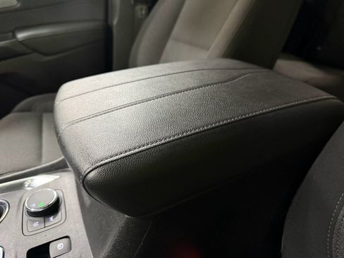 Used 2023 Chevrolet Traverse LT image 39