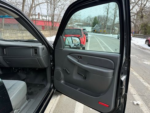 Used 2007 Chevrolet Silverado 1500 W/T image 12