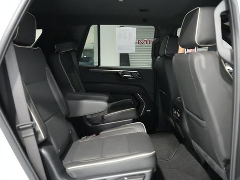 Used 2025 Chevrolet Tahoe Premier AWD/4WD image 21