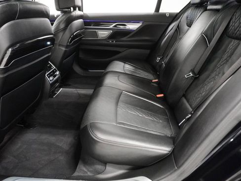 Used 2019 BMW 750i xDrive 750i xDrive w/ M Sport Package image 12